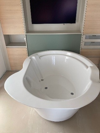 Bañera de partos desarrollada en el proyecto NAIXEM, en el demostrador