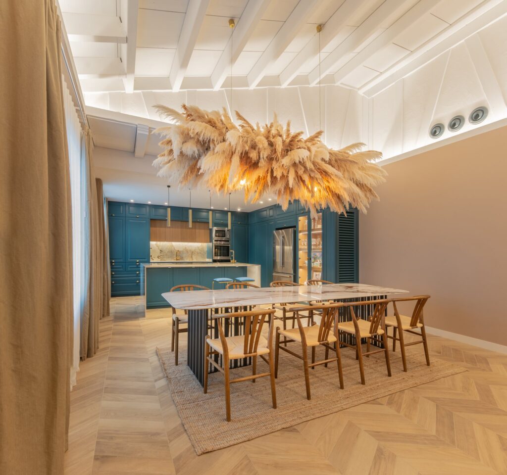 Comedor junto a la cocina