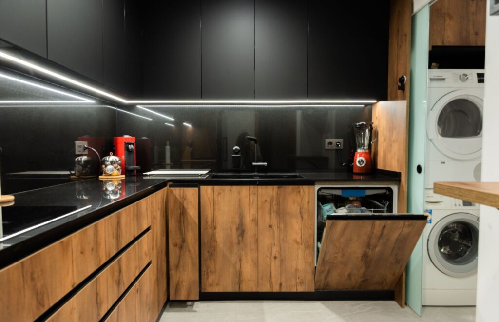 Cocina y galería vistas desde la ventana