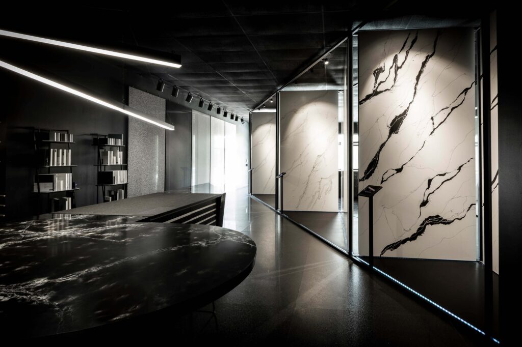 Vista general del showroom de Compac en Miami