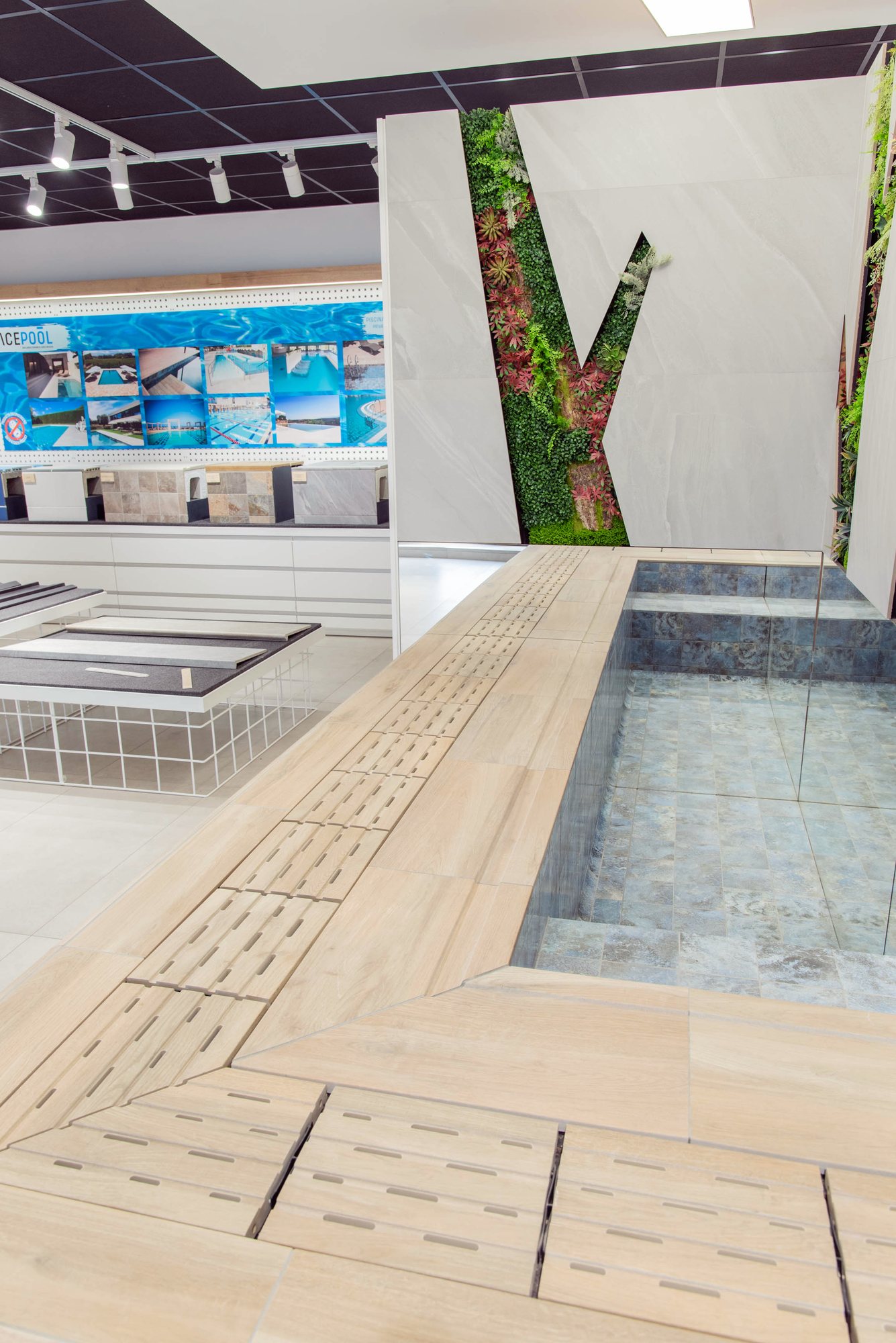 Fuente de mosaico junto al mostrador