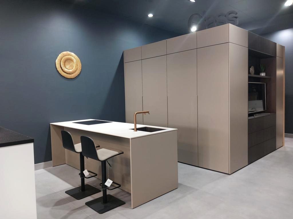 Ambiente de cocina con isla