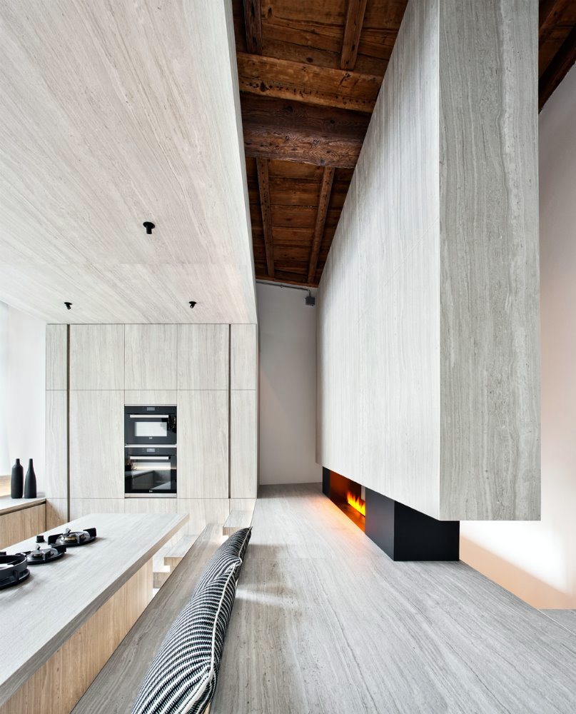 Cocina con chimenea