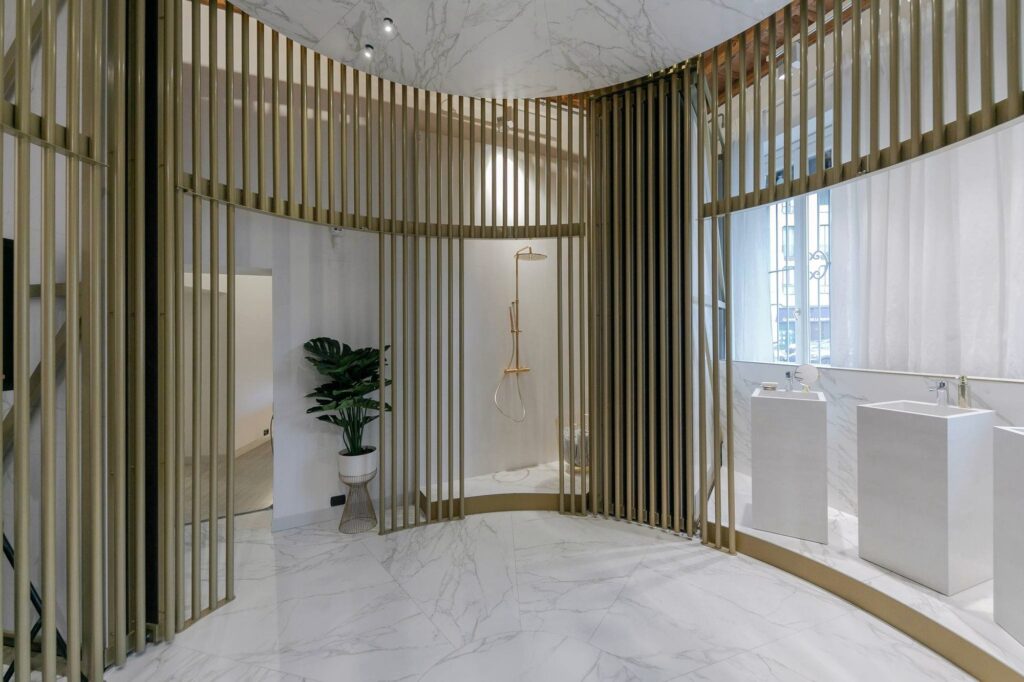 Sala circular del showroom de Neolith en Milán