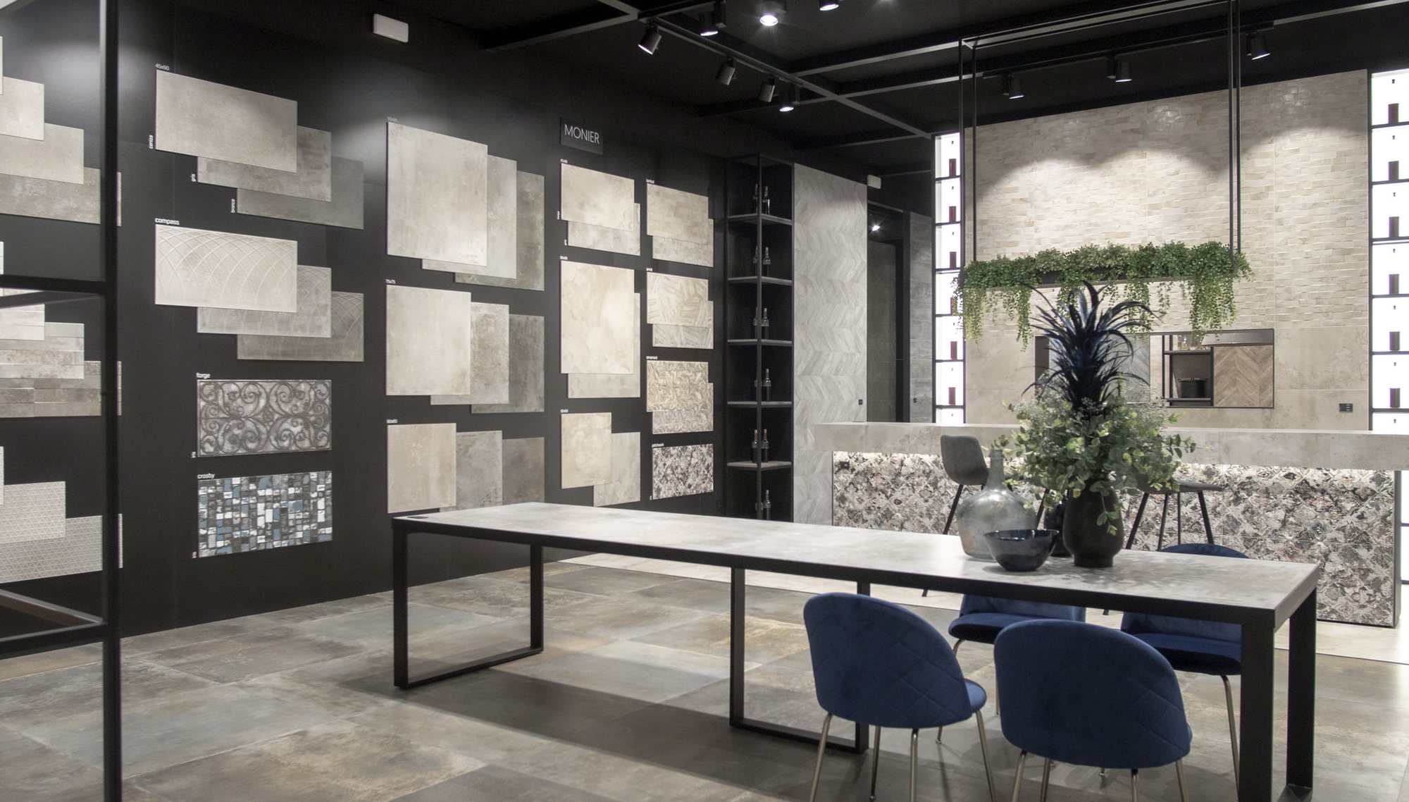 Ambiente de cocina con mesa de trabajo