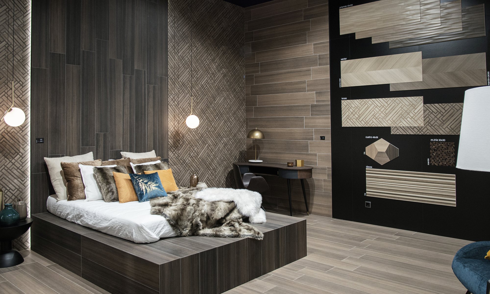 Dormitorio con revestimiento de madera cerámica