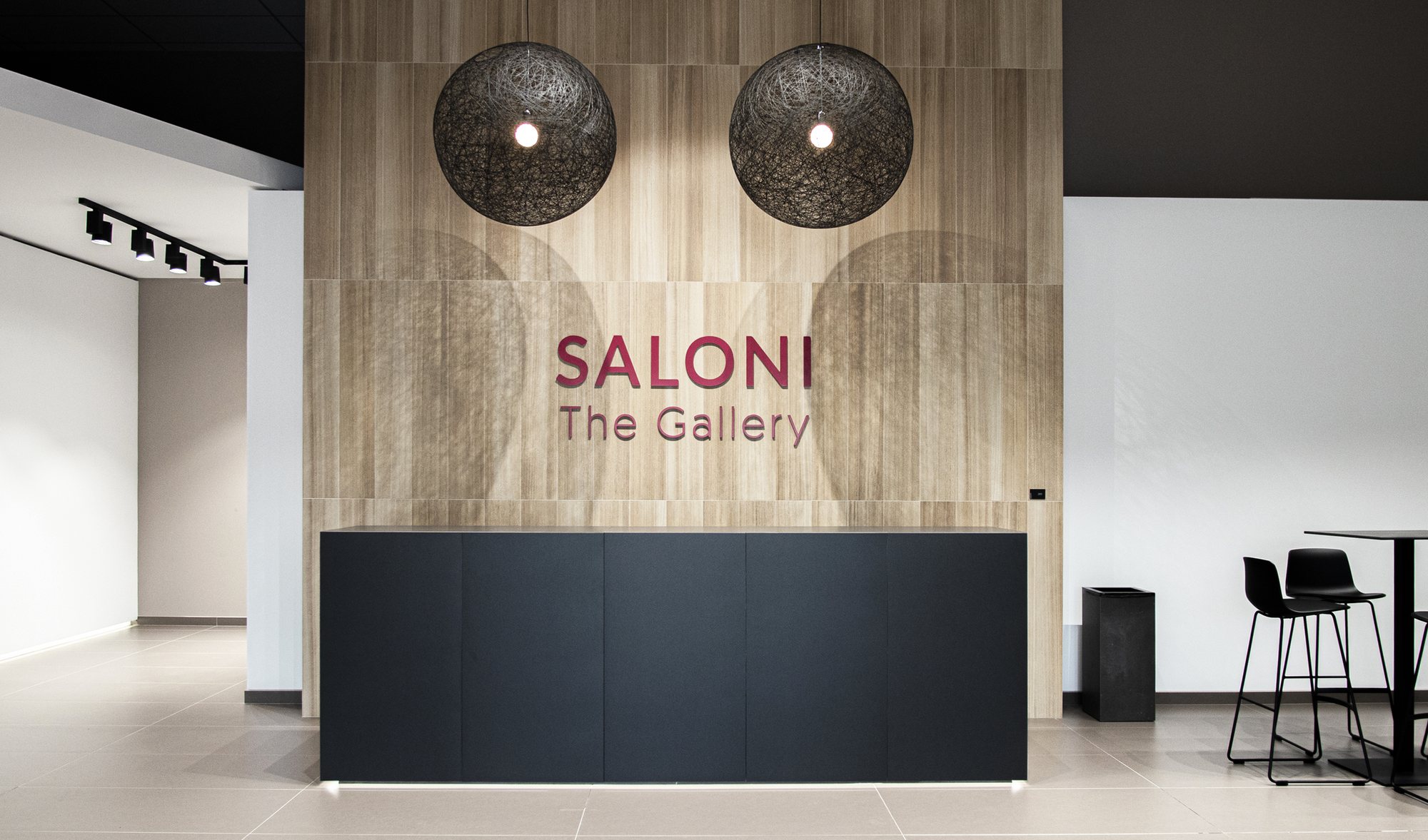 Recepción de The Gallery, showroom de Saloni
