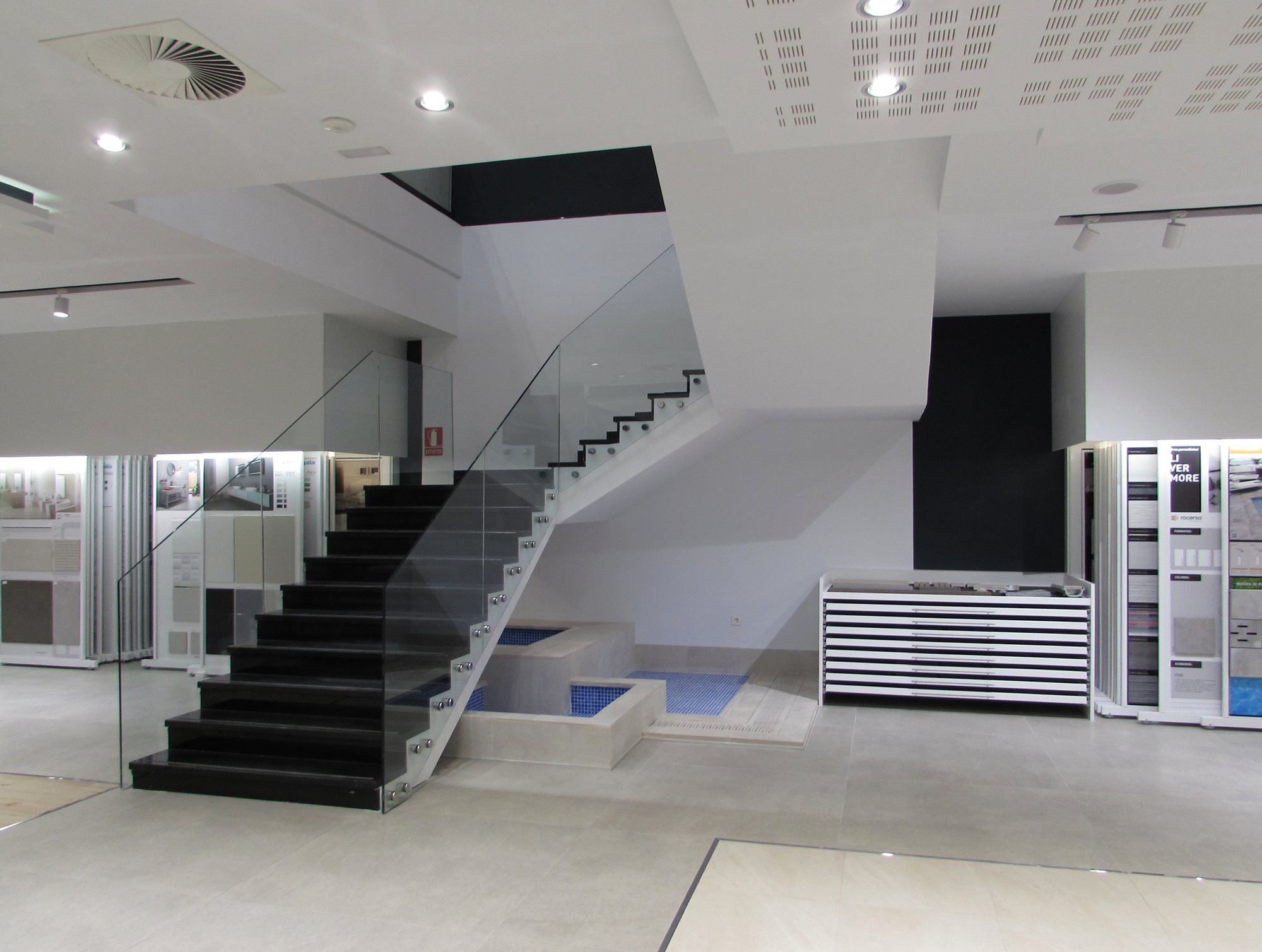 Escalera de acceso a la planta alta