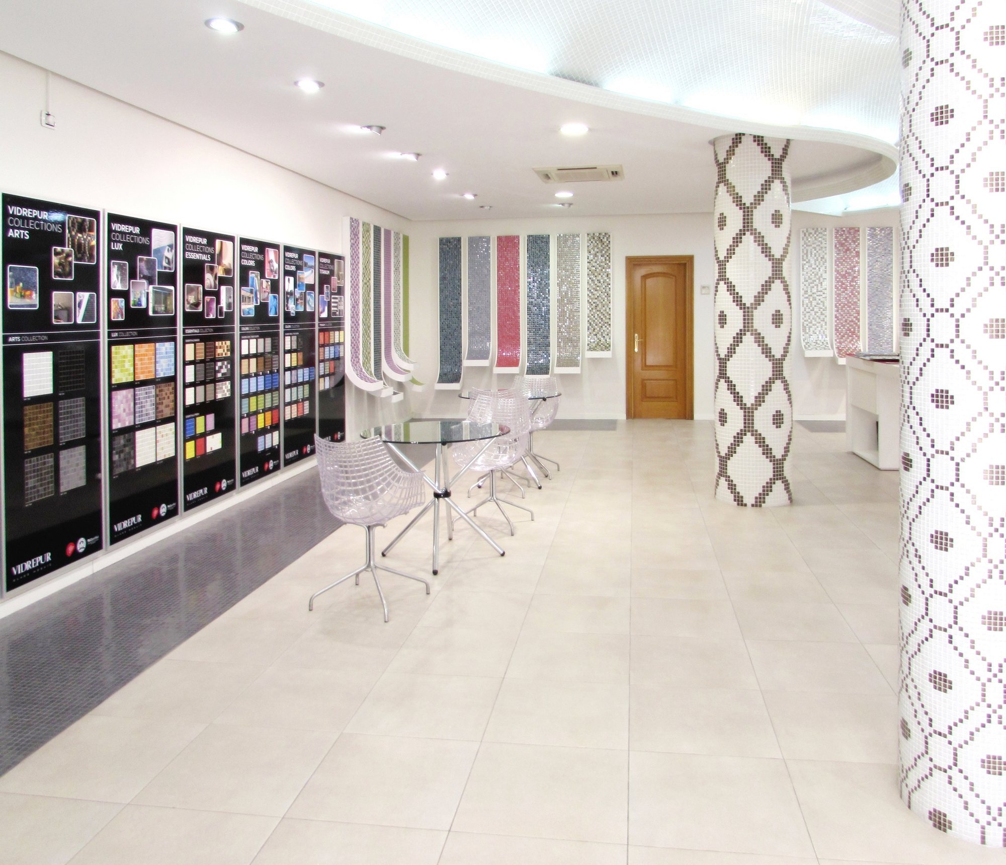 Vista general del showroom de Vidrepur