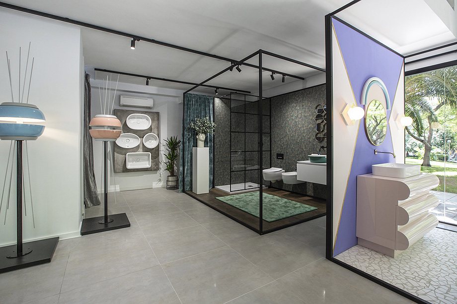 Ambiente de baño en tonos lila